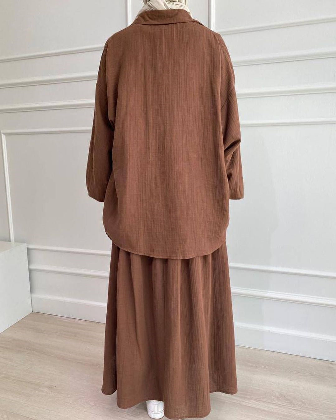 Brown long-sleeve shirt and long skirt set, back view